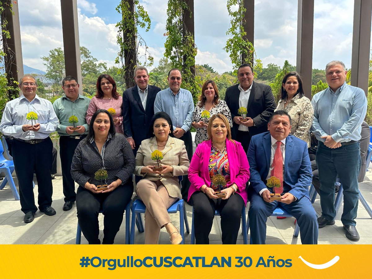 BancoCUSCATLAN_'s tweet photo. ✨ Este mes reconocimos de una forma muy especial a los colaboradores que cumplen su aniversario laboral, en compañía de representantes de nuestra alta dirección, como agradecimiento por todo su compromiso y fidelidad. 🙌🎉
Cada uno representa nuestro #OrgulloCUSCATLAN 💛 https://t.co/H6C777WQCn