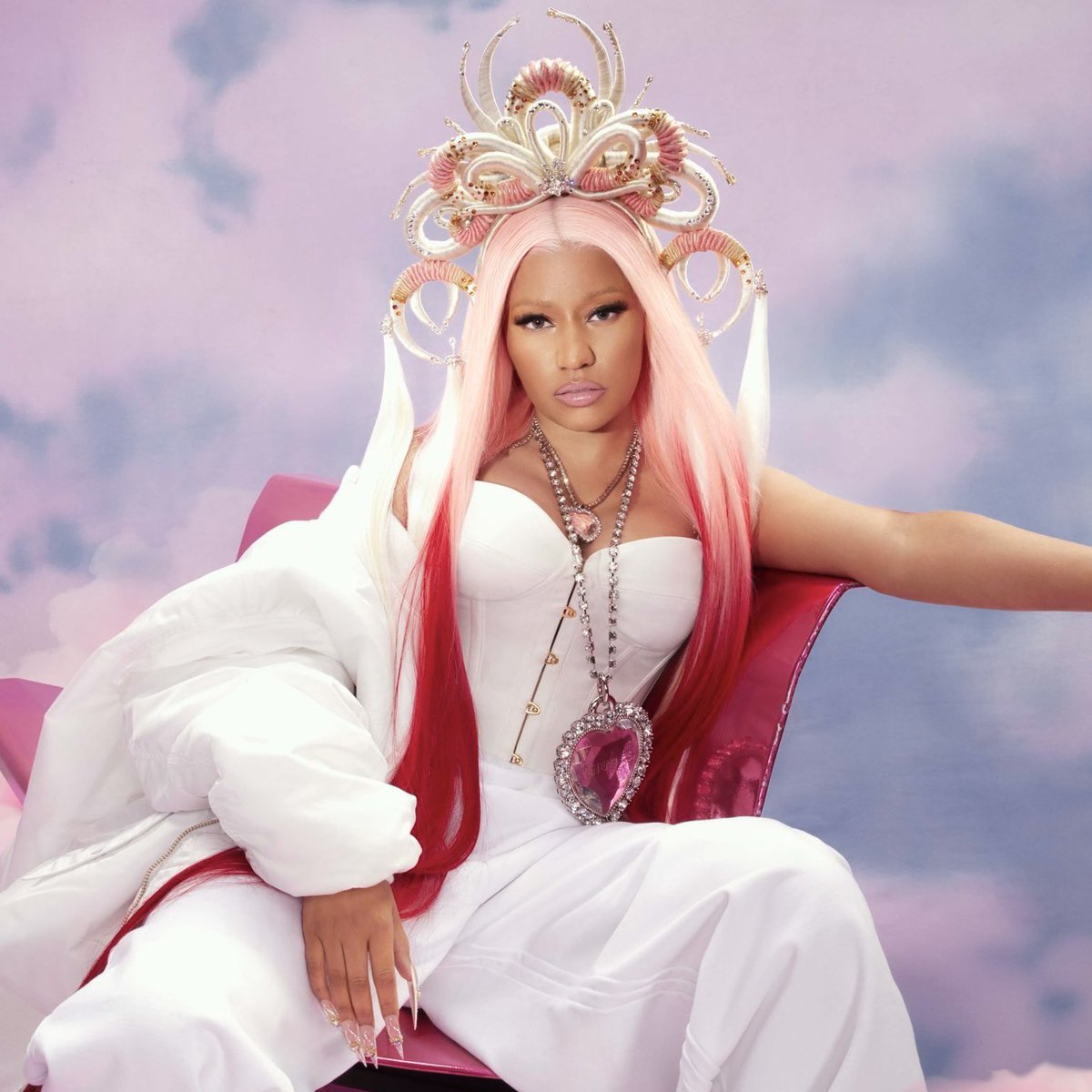 bchartsnet's tweet image. 👑 Nicki Minaj é eleita A MELHOR rapper feminina de todos os tempos pela Billboard.

“Minaj rapidamente usurpou o trono e reescreveu estilisticamente o manual das mulheres rappers, ao mesmo tempo em que se tornou uma arquiteta da música pop no processo.”