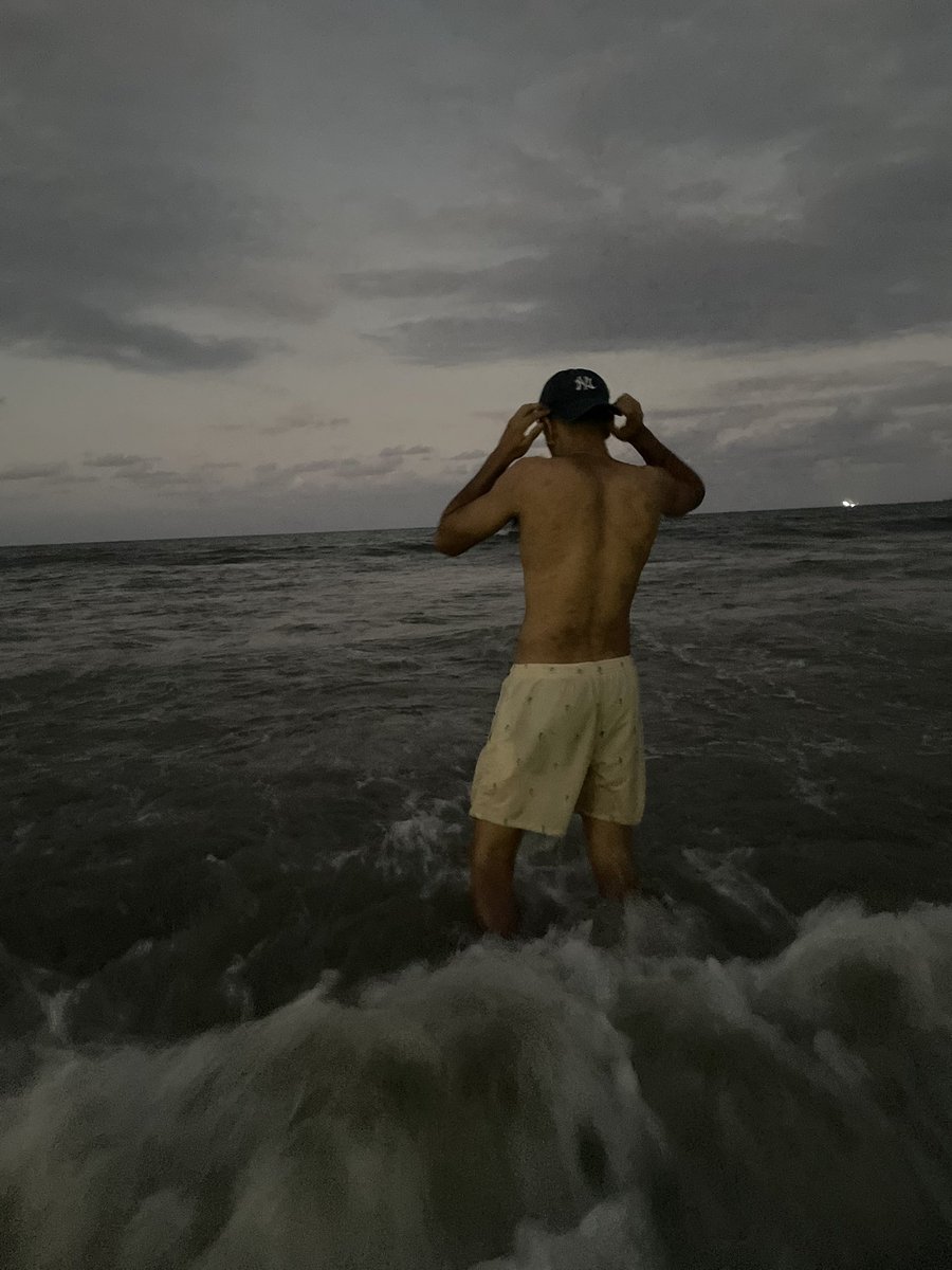 🙇🏻‍♂️🙇🏻‍♂️