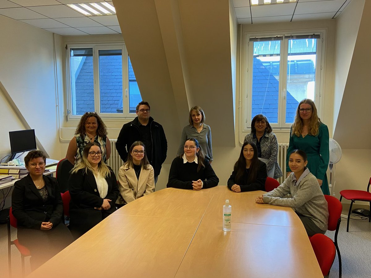 <a href="/TribunalTroyes/">Tribunal Troyes</a> accueille ce jour 7 stagiaires de <a href="/IutTroyes/">IUT Troyes</a> - BUT carrières juridiques
Un 1er stage pour un futur métier …
Merci aux personnels de greffe du <a href="/TribunalTroyes/">Tribunal Troyes</a> qui vont les encadrer pendant les prochaines semaines 
Bienvenue à tous !