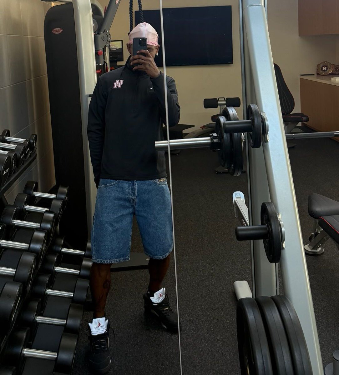 travis scott wearing jordan 5