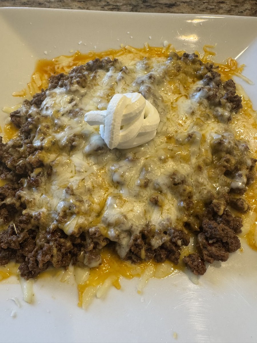 charlesrdyer's tweet photo. Two cheese carnivore nachos for the pregame tonight.. https://t.co/o4h2imU59X
