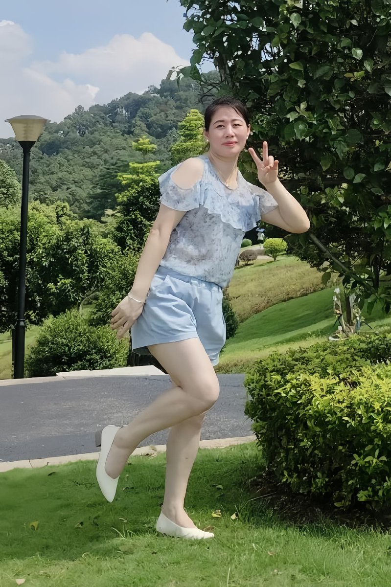 广州50岁风采依旧的董姨 https://t.co/0h47dI9Jbi