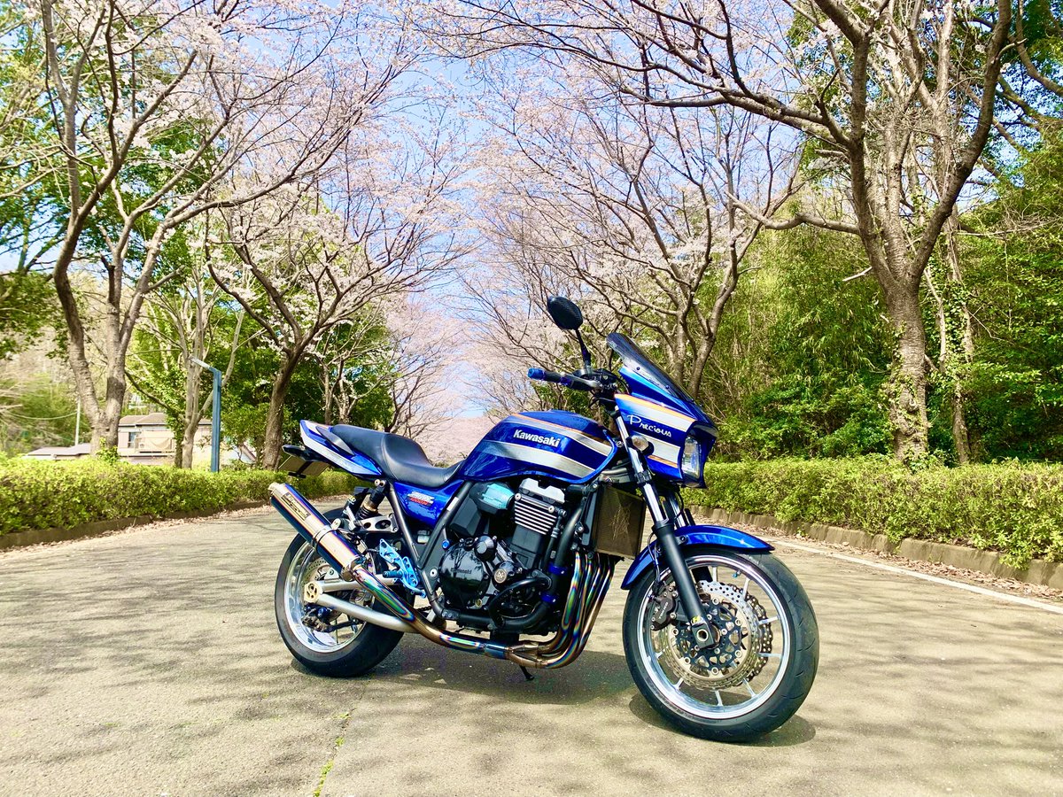 DaegJunman's tweet photo. #これを見た人は愛車の背景が桜の画像を貼れ https://t.co/ROEmcEnK5A