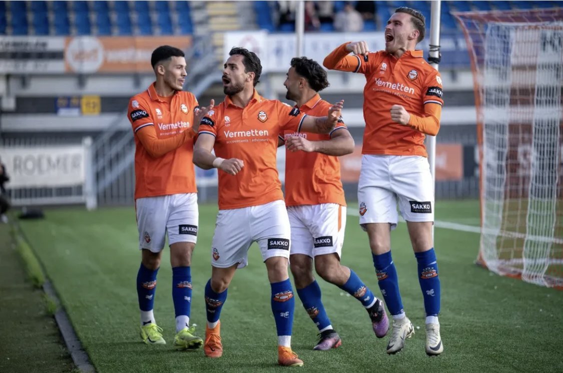 RSD_WEST's tweet image. Més Que Un Club

@RBCvoetbal Meer Dan Een Club 🧡👊🏼

#samenhogerop #roosendaal  #rbcleeft #trots #4edivisie
#westside #40jaar #rsdwest #kalsdonk #vooraltijdrbc 
#oranjewitdatzijnonzekleuren