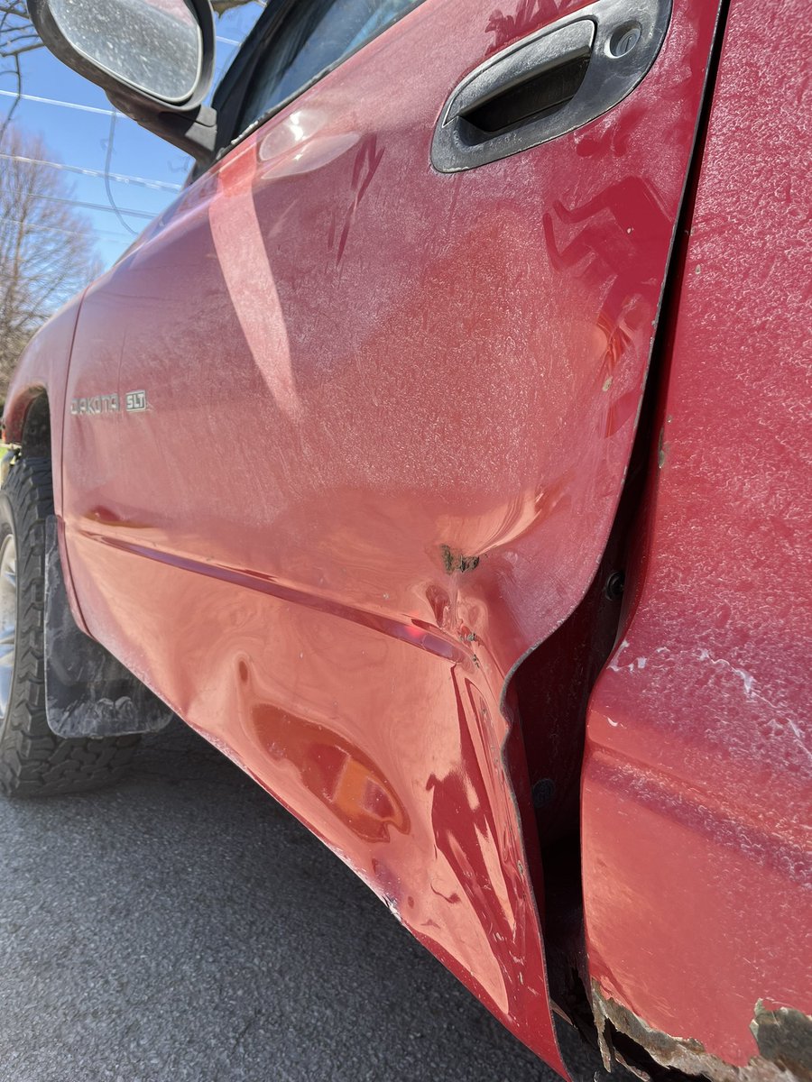TeamDakotaWX's tweet image. Daylight shows the damages better. Smoking a deer at 55/60 mph really packs a punch - and I’m feeling it today. Both physically and mentally. Team Dakota took a hit, but will bounce back stronger. 

#thisisnottheend #riselikeapheonix #fromtheashes #pasttrauma #accidents