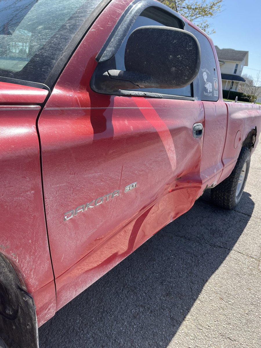 TeamDakotaWX's tweet image. Daylight shows the damages better. Smoking a deer at 55/60 mph really packs a punch - and I’m feeling it today. Both physically and mentally. Team Dakota took a hit, but will bounce back stronger. 

#thisisnottheend #riselikeapheonix #fromtheashes #pasttrauma #accidents