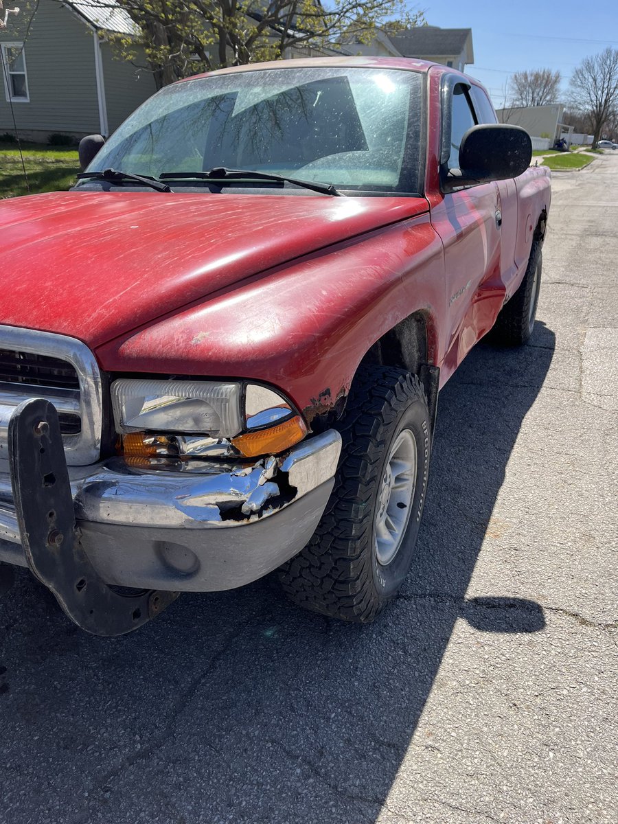 TeamDakotaWX's tweet image. Daylight shows the damages better. Smoking a deer at 55/60 mph really packs a punch - and I’m feeling it today. Both physically and mentally. Team Dakota took a hit, but will bounce back stronger. 

#thisisnottheend #riselikeapheonix #fromtheashes #pasttrauma #accidents