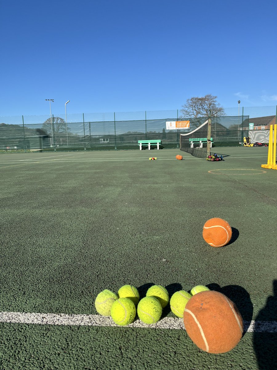 Paul Rowe tweet media