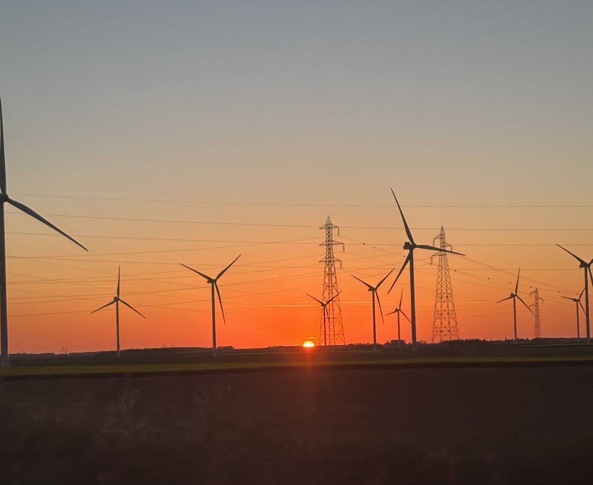 À 310 kms/heure pour vous retrouver demain mardi 08 avril à 9h en direct sur <a href="/bfmbusiness/">BFM Business</a> dans Les Experts animés par <a href="/NicolasDOZE/">Nicolas DOZE - LCI</a> !