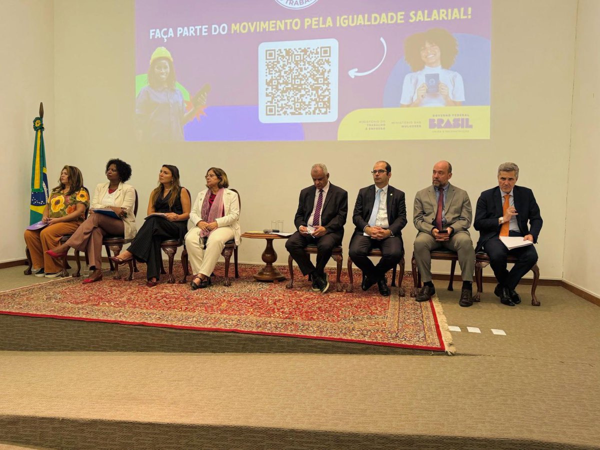Mais cliques diretamente de Brasília, do 3º Relatório de Transparência Salarial. O evento também marcou a instalação do Comitê Gestor do Plano Nacional de Igualdade Salarial e Laboral; e o Guia de Negociação Coletiva.