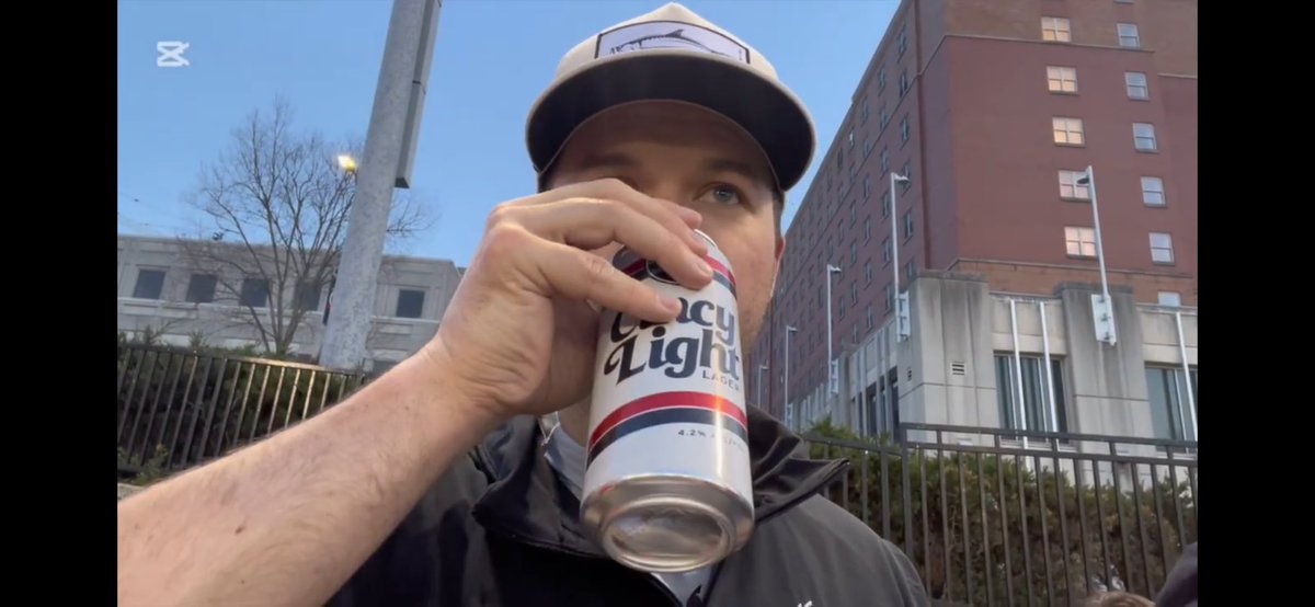 Bearcat Fans,

I am in high pursuit of trying to get some sort of brand/partnership deal with <a href="/CincyLight/">Cincy Light</a> 

I would appreciate any help or introductions to start this process. I’m counting on your help to get this done❤️

PS. <a href="/rhinegeist/">Rhinegeist</a> , I’m not looking for your money

Thanks,