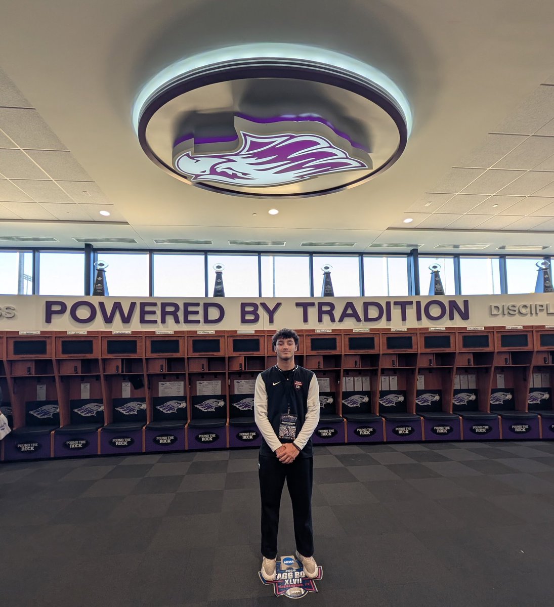 nickhachigian's tweet image. Thank you @CoachMartin36 @CoachRindahl for inviting me out to a great junior day at @WarhawkFootball . I had a really great time and loved the campus! Would love to come back!