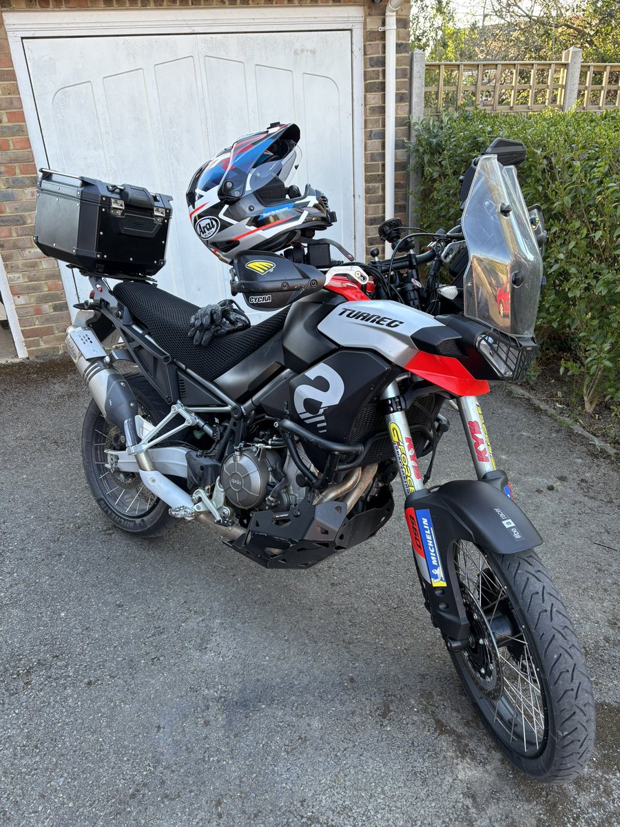 First proper test of the Michelin Anakee Road tyres — and we’re seriously impressed.

Just back from an overnight trip to Le Touquet, riding two-up on the Aprilia Tuareg and the Anakees didn’t put a foot wrong. 

#FuelingYourFreedom
#teammichelin #michelinonmymoto