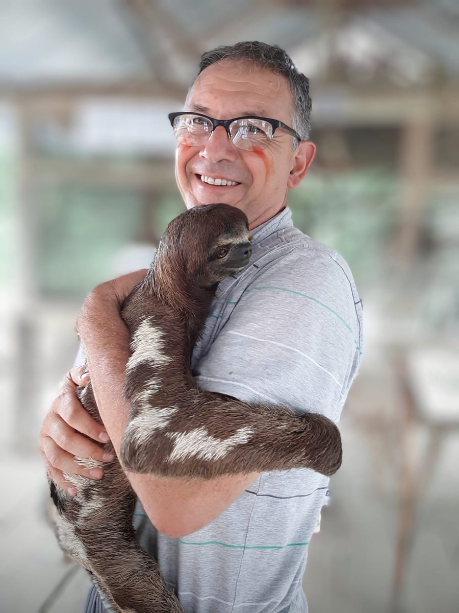 Mi viejo viajó solo al Amazonas, tomó ayahuasca y volvió con un libro bajo el brazo.
“Ese viejo río que va” es su crónica de viaje, introspección y coraje.
Se vende online, a $12.000 👉 eseviejorioqueva.com (envíos a todo el país)
Se agradecen mucho los RT 💚