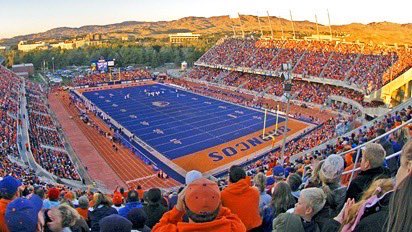Stadium of the Day 🔥

🏟️ Albertsons Stadium
📍 Boise, Idaho
🗣️ 36,400
🏗️ September 11, 1970