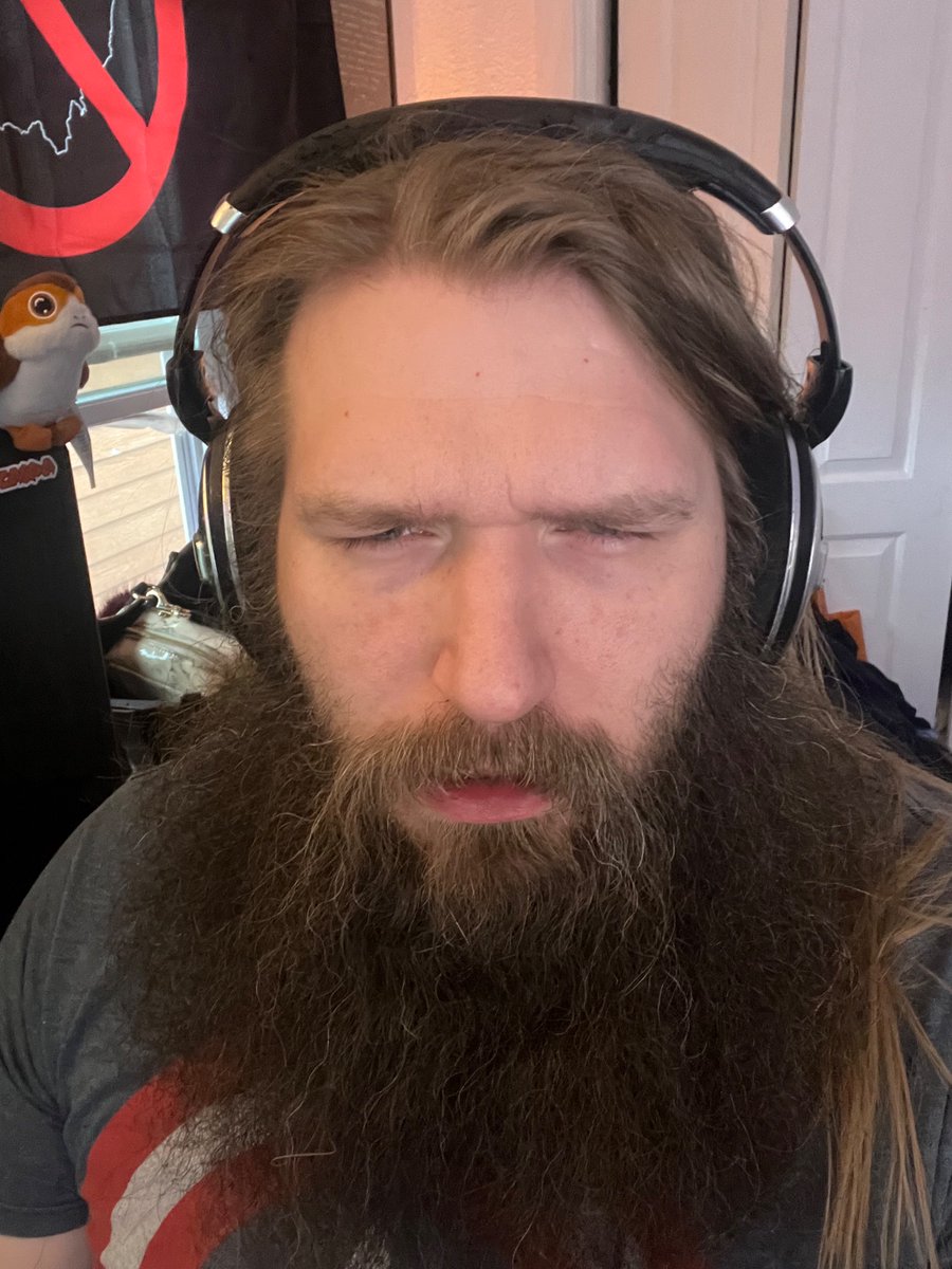 Out of work for 4-6 weeks :/ I’ll be streaming in the mornings to make up for it starting tomorrow! Kinda excited but also nervous.

My face for attention.