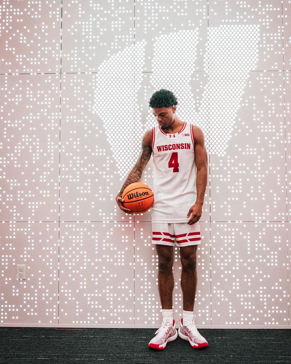 NicholaswBoyd's tweet photo. Thank you God, it’s time. Let’s go Badgers! @BadgerMBB https://t.co/cMXdQqnfH5