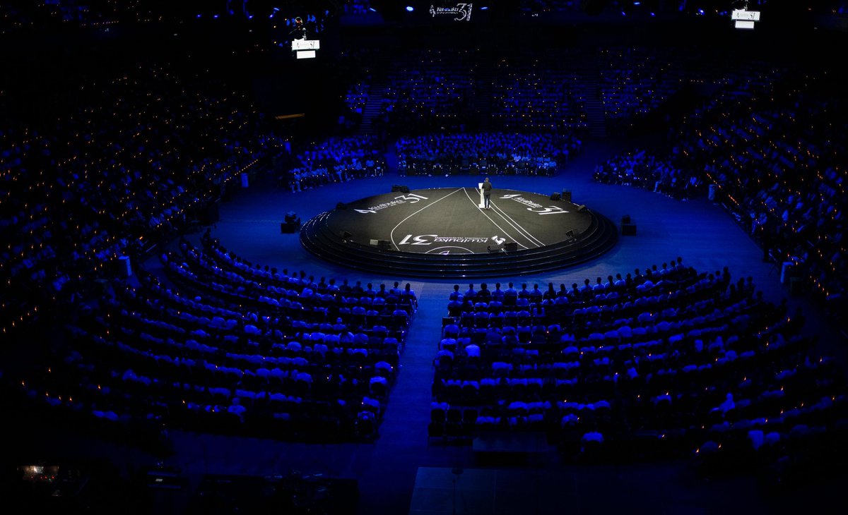 President Kagame joined over 2000 Rwandan youth for the “Walk to Remember” from Gasabo District Headquarters to BK Arena, at the start of the 100-day commemoration period #Kwibuka31. President Kagame also participated in the candle lighting ceremony, which kicked off the Night