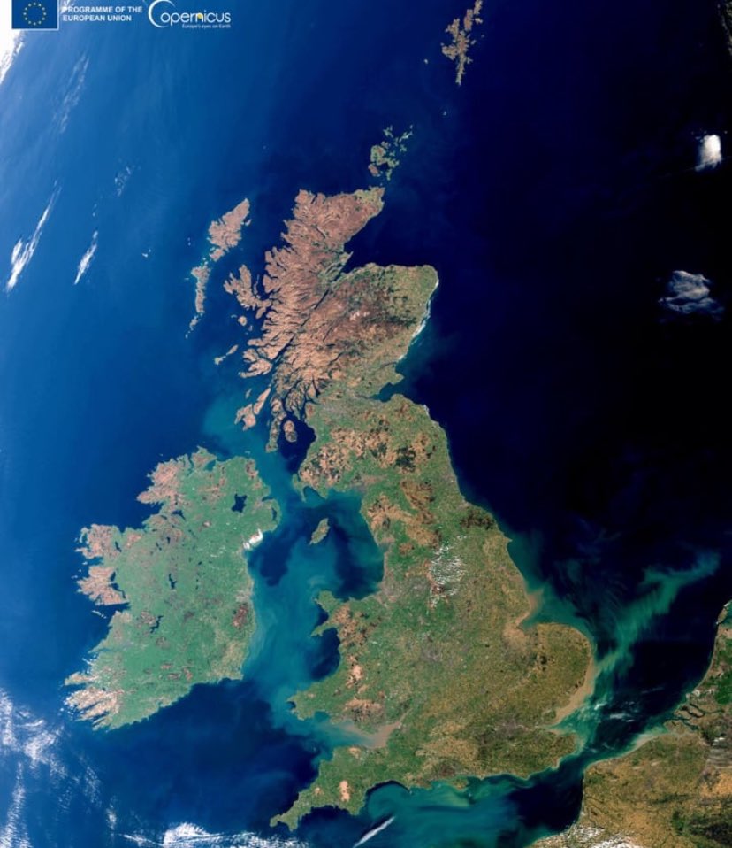 NoContextBrits's tweet image. Crazy to think we’re all down here just pissing about.