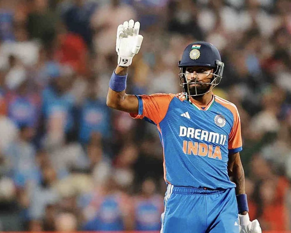 MaheshDega6's tweet photo. @hardikpandya7 isn’t just a player - he’s a force.
Today, he became the first Indian to score 5000 runs and take 200 wickets in T20s, proving once again that when Hardik shines, the game changes.
He didn’t just play a match - he made history.
Even in defeat, he stood tall.
#HP33 https://t.co/HFC5B10ozV