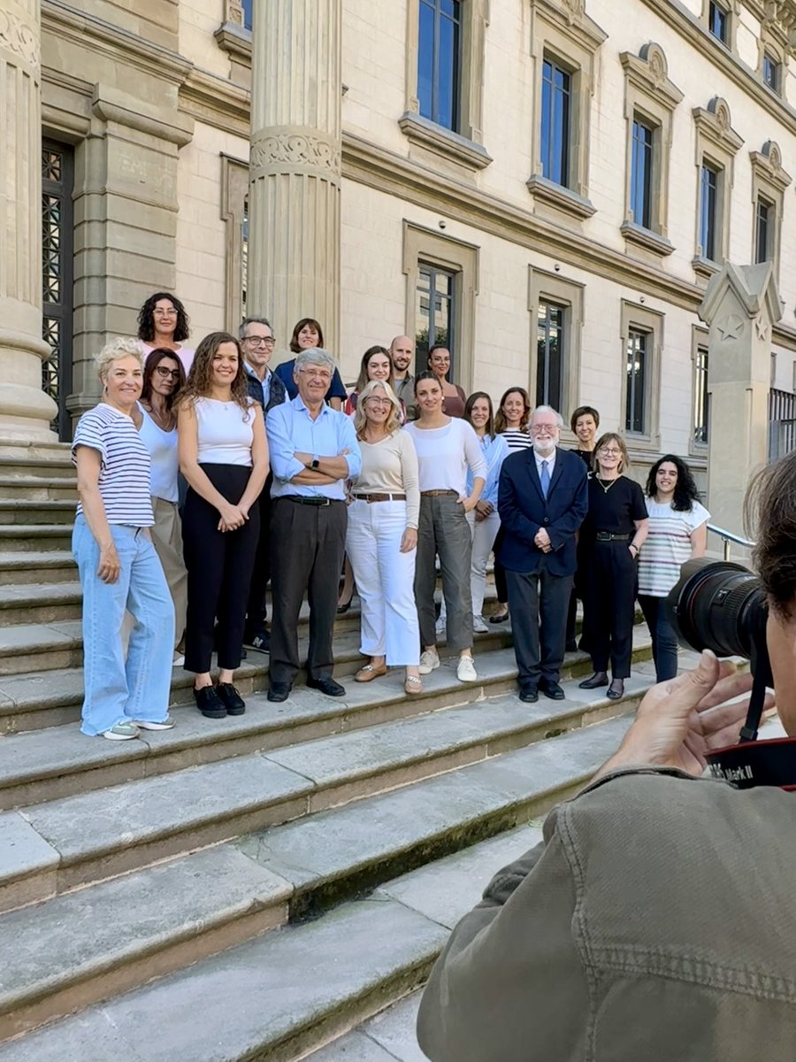 De tu a tu. Porque detrás de cada paciente hay una persona y detrás de cada profesional también, en FIVclínic creemos en la medicina personalizada.

🎯Excelencia científica desde la humanidad, la empatía y la transparencia

➡️ fivclinic.es/quienes-somos/