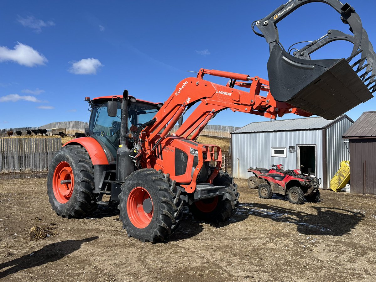 A few days ago I was out with <a href="/Armstrong_Imp/">Armstrong Implements (Next Gen.) LTD</a> in SW Saskatchewan for a demo with this M7-174 Deluxe Powershift at a large feedlot operation.  Happy to report this tractor was purchased by the customer!  Great job Armstrong Implements in Swift Current!  <a href="/KubotaCanadaLtd/">Kubota Canada</a>