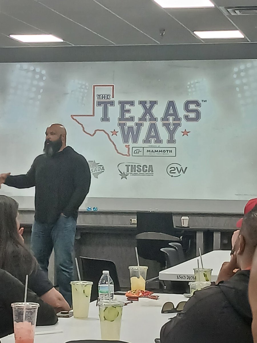 Thank You Stephen Mackey for making time to stop EPTX to share your insight! The Texas Way!  <a href="/ELPASO_ISD/">El Paso ISD</a> <a href="/THSCAcoaches/">THSCA</a> <a href="/OfficialTHSADA/">THSADA</a> <a href="/THSGCA/">THSGCA</a>