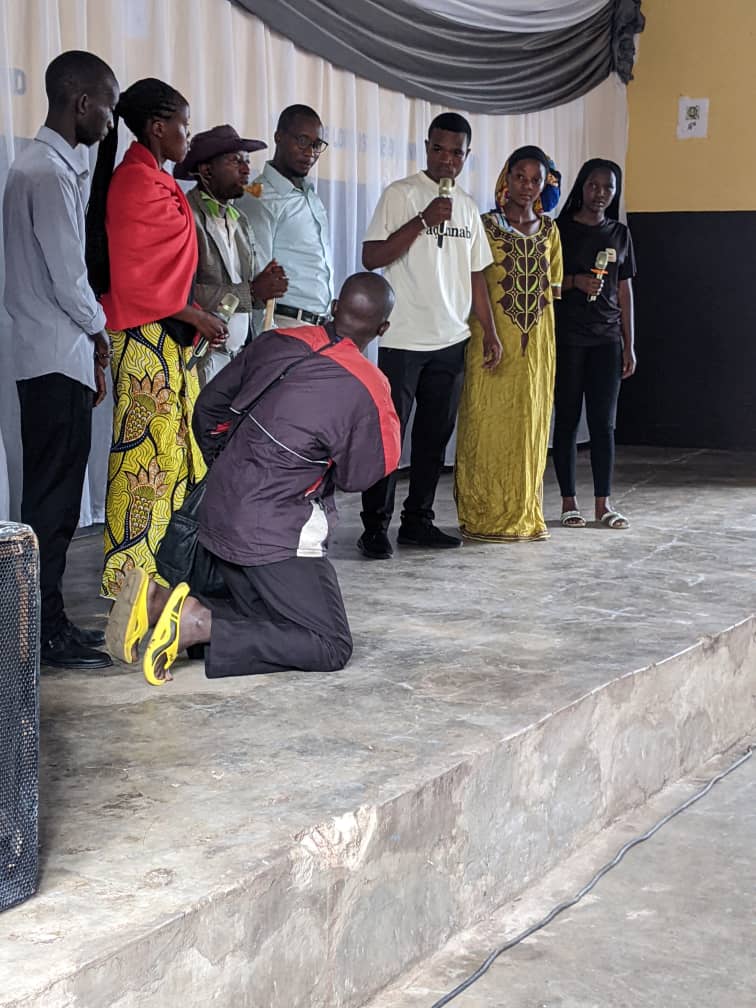 Ikinamico UMUTIMA WICIRA URUBANZA URANGWA NO GUTAKAMBA ya garutse Kandi kuntabwe ababyarwanda bamaze gutera ikwiye gushimangirwa yo gusaba no gutanga imbabaza umuyoboro w'ubumwe budasubirwaho nkigihago cy'ubunyarwanda
