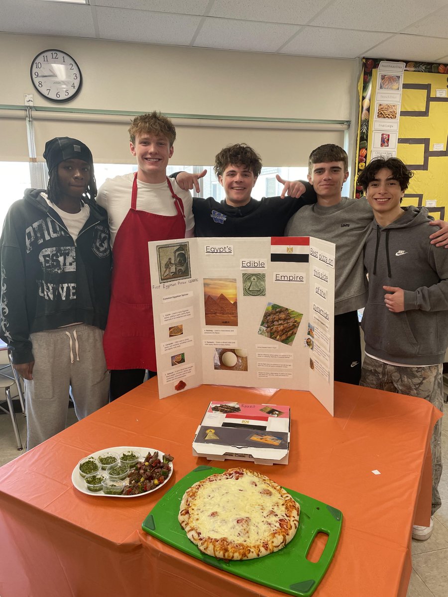 Big congratulations to the winners of the Pizzas Around the World Competition! The Egyptian style pizza from 1st period took the top prize! 🏆 Their delicious creation will be showcased at Brother Brunos on Tuesday, April 8th, where it will also be the pizza of the day. 🍕🧀