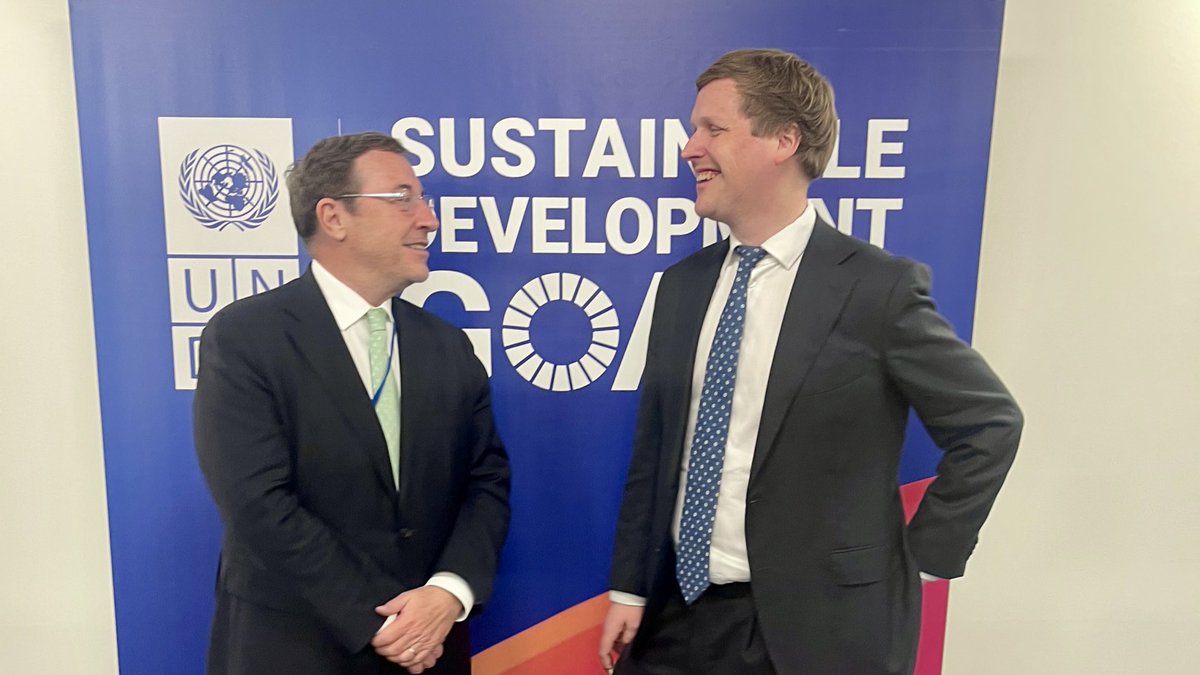 Norway MFA (@norwaymfa) on Twitter photo UNDP is one of Norways most important partners in our common effort to achieve the SDG’s.
To do this, we also need to make the UN more sustainable through reform.
Gender equality must always be at the base.
Min for intl dev <a href="/AsmundAukrust/">Åsmund Aukrust</a> w/ <a href="/ASteiner/">Achim Steiner</a> in New York today UNDP is one of Norways most important partners in our common effort to achieve the SDG’s.
To do this, we also need to make the UN more sustainable through reform.
Gender equality must always be at the base.
Min for intl dev <a href="/AsmundAukrust/">Åsmund Aukrust</a> w/ <a href="/ASteiner/">Achim Steiner</a> in New York today