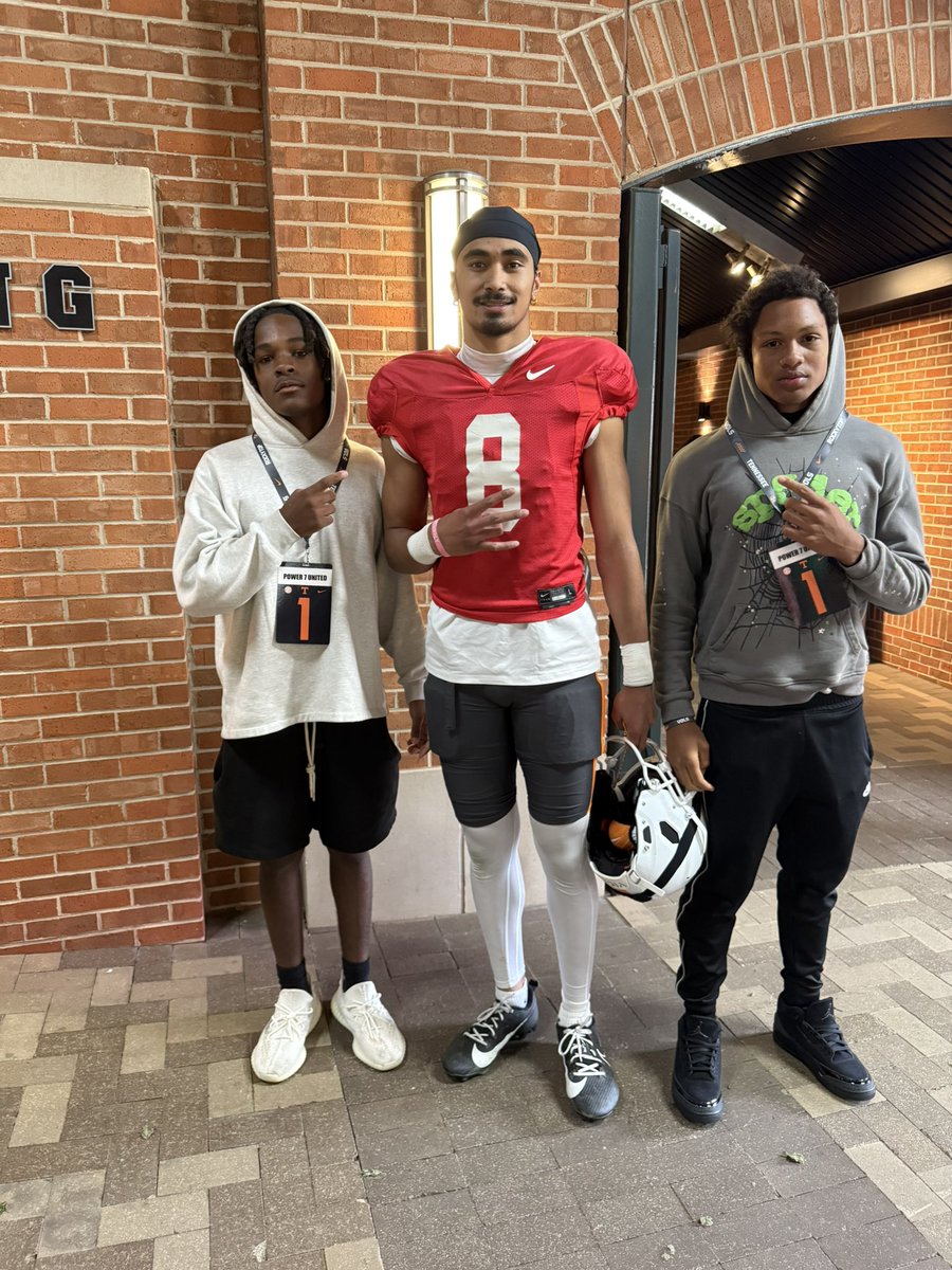 DiLaughnSmith8's tweet photo. Had a great visit at The University of Tennessee today. I loved the campus and hope to be back soon. @Power7United https://t.co/Hl1sCLtFvI