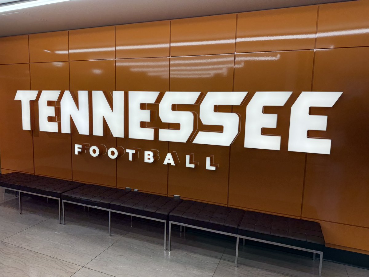 DiLaughnSmith8's tweet photo. Had a great visit at The University of Tennessee today. I loved the campus and hope to be back soon. @Power7United https://t.co/Hl1sCLtFvI