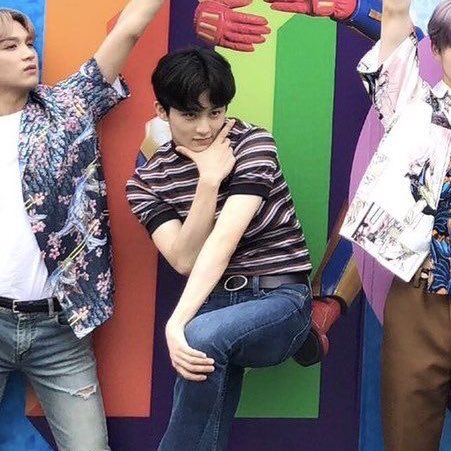 kogumahaechan's tweet photo. top 3 mark bisexual outfits https://t.co/O3GJrBbTV5