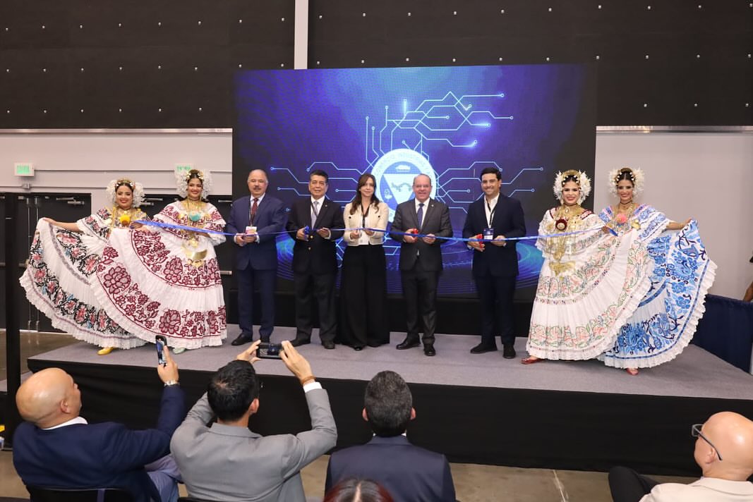 IntegraBSN's tweet photo. 𝗘𝘅𝗽𝗼𝗰𝗼𝗺𝗲𝗿 𝗣𝗮𝗻𝗮𝗺𝗮 𝟮𝟬𝟮𝟱 🇵🇦

Este evento fue el escenario perfecto para 𝗲𝘀𝘁𝗮𝗯𝗹𝗲𝗰𝗲𝗿 𝘆 𝗿𝗲𝗳𝗼𝗿𝘇𝗮𝗿 𝗮𝗹𝗶𝗮𝗻𝘇𝗮𝘀 𝗲𝘀𝘁𝗿𝗮𝘁é𝗴𝗶𝗰𝗮𝘀, consolidando nuestra posición como líderes de segmento en mercados latinoamericanos.

#GrupoIntegralSolutions https://t.co/hyJvoe5gHV