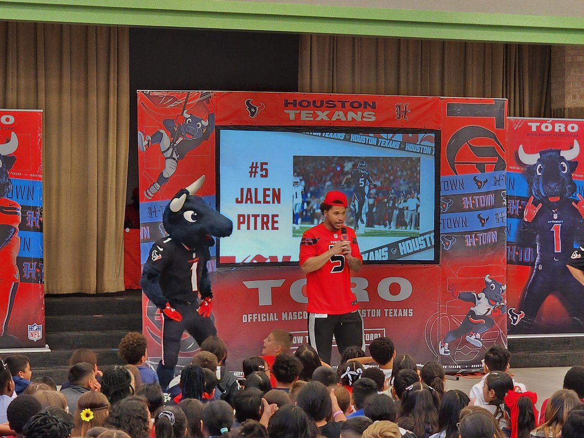 Aaron Wilson (@aaronwilson_nfl) on Twitter photo #Texans Jalen Pitre <a href="/JalenPitre1/">Jalen Pitre</a> emphasized to the students about the importance of listening to teachers, proper rest and nutrition and doing things the right way <a href="/TexansTORO1/">TORO 🐃</a> <a href="/TexasChildrens/">Texas Children's</a> <a href="/TR_RES/">Neil 'Trey' Robinson</a> <a href="/marlonmoore1/">marlonmoore</a> <a href="/BUFootball/">Baylor Football</a> <a href="/StaffordMSD/">Stafford MSD</a> <a href="/KidsMealsInc/">Kids Meals🍎</a> <a href="/KPRC2/">KPRC 2 Houston</a> #Texans Jalen Pitre <a href="/JalenPitre1/">Jalen Pitre</a> emphasized to the students about the importance of listening to teachers, proper rest and nutrition and doing things the right way <a href="/TexansTORO1/">TORO 🐃</a> <a href="/TexasChildrens/">Texas Children's</a> <a href="/TR_RES/">Neil 'Trey' Robinson</a> <a href="/marlonmoore1/">marlonmoore</a> <a href="/BUFootball/">Baylor Football</a> <a href="/StaffordMSD/">Stafford MSD</a> <a href="/KidsMealsInc/">Kids Meals🍎</a> <a href="/KPRC2/">KPRC 2 Houston</a>