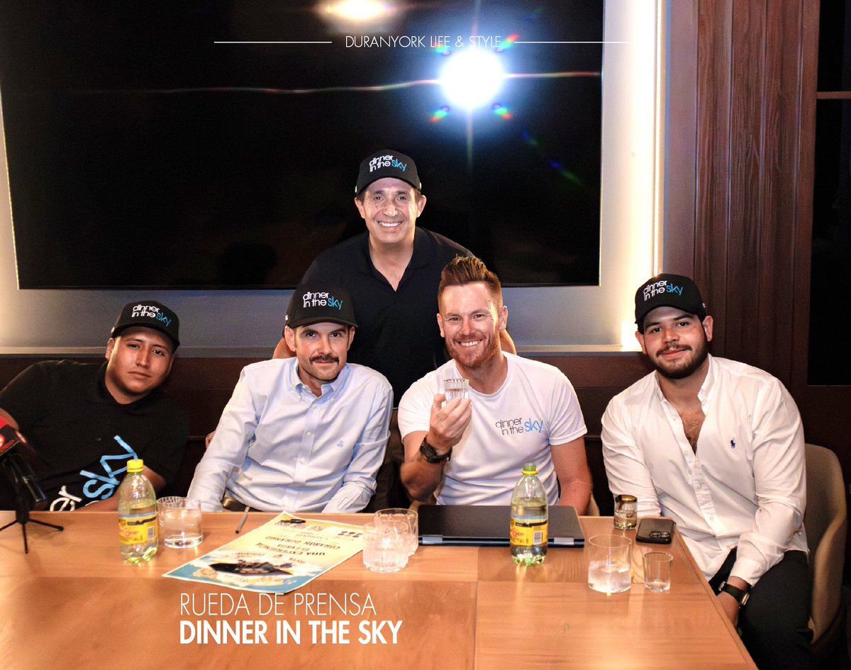 Duranyork_rev's tweet photo. #DYNEWS 
¿Sabías que…? Muy pronto llegará Dinner In The Sky, una exclusiva propuesta gastronómica que combina adrenalina, vista panorámica y cocina gourmet en un mismo lugar mientras disfrutas de un menú de @BanthaiDurango https://t.co/pTpCPCir2O