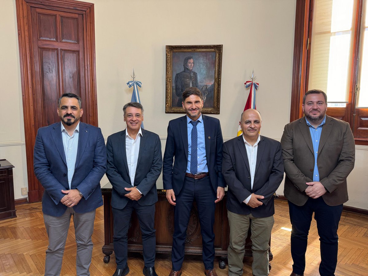 ACIERA (@aciera_arg) on Twitter photo ACIERA entrega nota de reconocimiento por Decreto firmado por el Gobernador <a href="/maxipullaro/">Maximiliano Pullaro</a> en favor de las iglesias Evangélicas. ACIERA entrega nota de reconocimiento por Decreto firmado por el Gobernador <a href="/maxipullaro/">Maximiliano Pullaro</a> en favor de las iglesias Evangélicas.