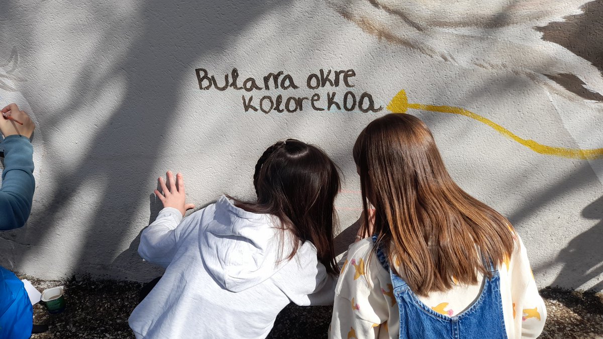 radio_vitoria's tweet image. #Herrian 🎙️ Ambiente familiar en el primer Festival del Pico Mediano en #Korres

#ArraiaMaeztu @MontanAlavesa 

guau.eus/m/herrian-2025…