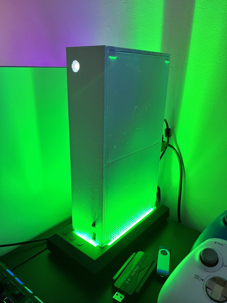 2 new additions to the setup. New console stands for both my PS5 and Xbox series! 🤙