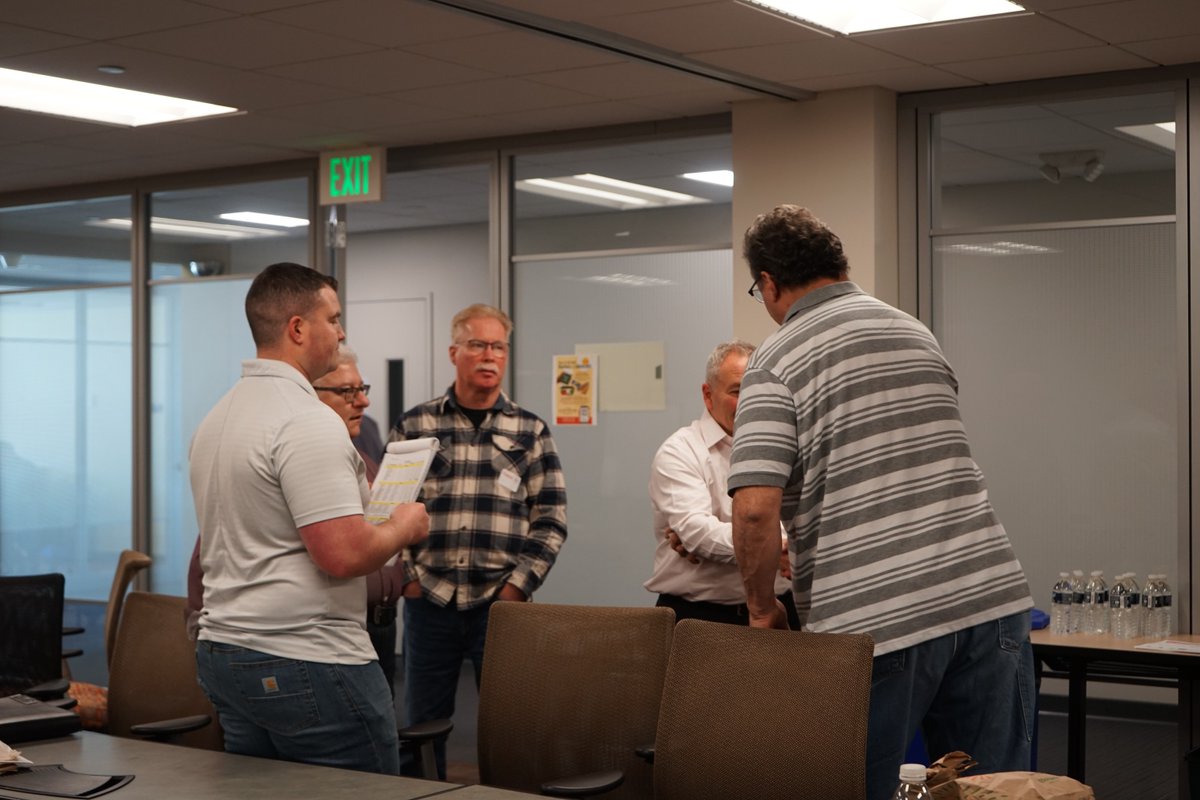 CTNaturalGas's tweet image. Thanks to our local utility partners and municipal leaders for joining our Q1 Joint Utility Meetings. These sessions strengthen coordination on infrastructure projects, reducing disruptions and improving communication. Learn more: ow.ly/haKc50Vw5bc