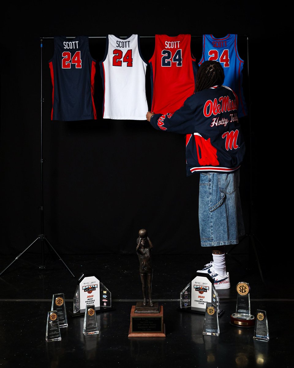 Madison Scott tweet media