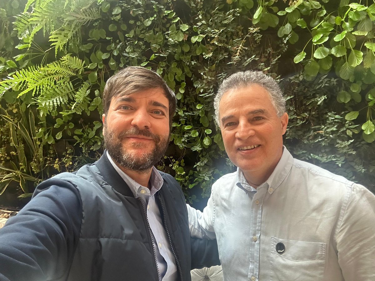 Soñamos con una Colombia unida desde sus regiones. Propondremos una cumbre de exgobernadores y exalcaldes para demostrar que sí se puede trabajar juntos. Desde el amor por esta tierra, dejemos atrás la división y caminemos hacia la esperanza que nos une.