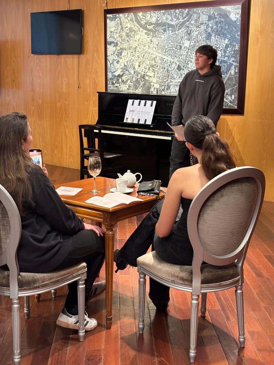 Conservatorio Profesional de Música Eliseo Pinedo (@conserpinedo) on Twitter photo El viernes 28/03 y 4/04 se realizaron el 2º y 3er concierto del ciclo "Pianos en el Círculo" con alumnado de piano del profesorado del <a href="/ConserPinedo/">Conservatorio Profesional de Música Eliseo Pinedo</a>
¡Enhorabuena a todos! 🎹🎶
<a href="/LogronesCirculo/">Circulo Logroñés</a> , <a href="/lariojaorg/">Gobierno de La Rioja</a>, <a href="/educarioja/">Educación La Rioja</a>, #piano El viernes 28/03 y 4/04 se realizaron el 2º y 3er concierto del ciclo "Pianos en el Círculo" con alumnado de piano del profesorado del <a href="/ConserPinedo/">Conservatorio Profesional de Música Eliseo Pinedo</a>
¡Enhorabuena a todos! 🎹🎶
<a href="/LogronesCirculo/">Circulo Logroñés</a> , <a href="/lariojaorg/">Gobierno de La Rioja</a>, <a href="/educarioja/">Educación La Rioja</a>, #piano
