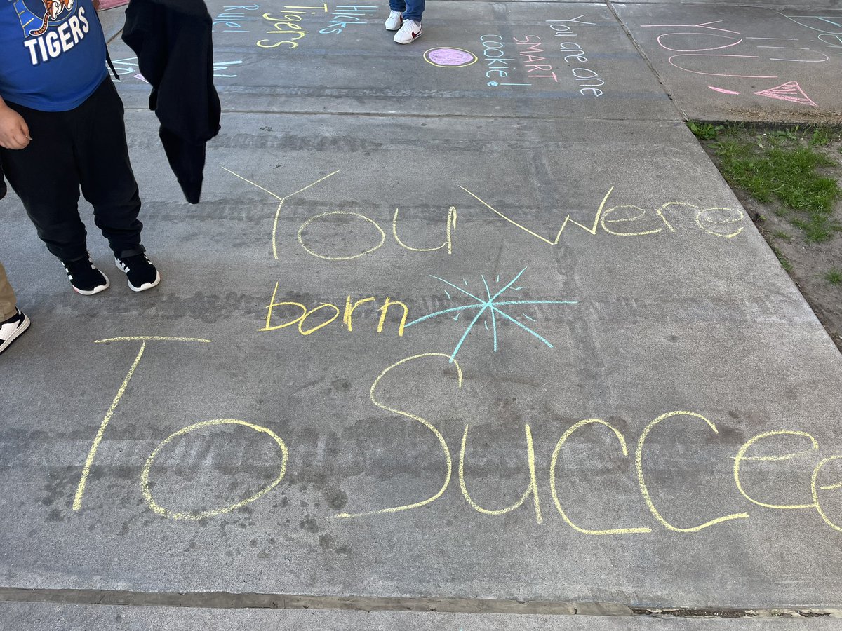 MatturroMEd's tweet image. Loving these chalkboard motivations for our @HicksTigers !!! Thanks @O_L_Mayers for the 🌟 great idea 🌟!!! #WeveGotThis