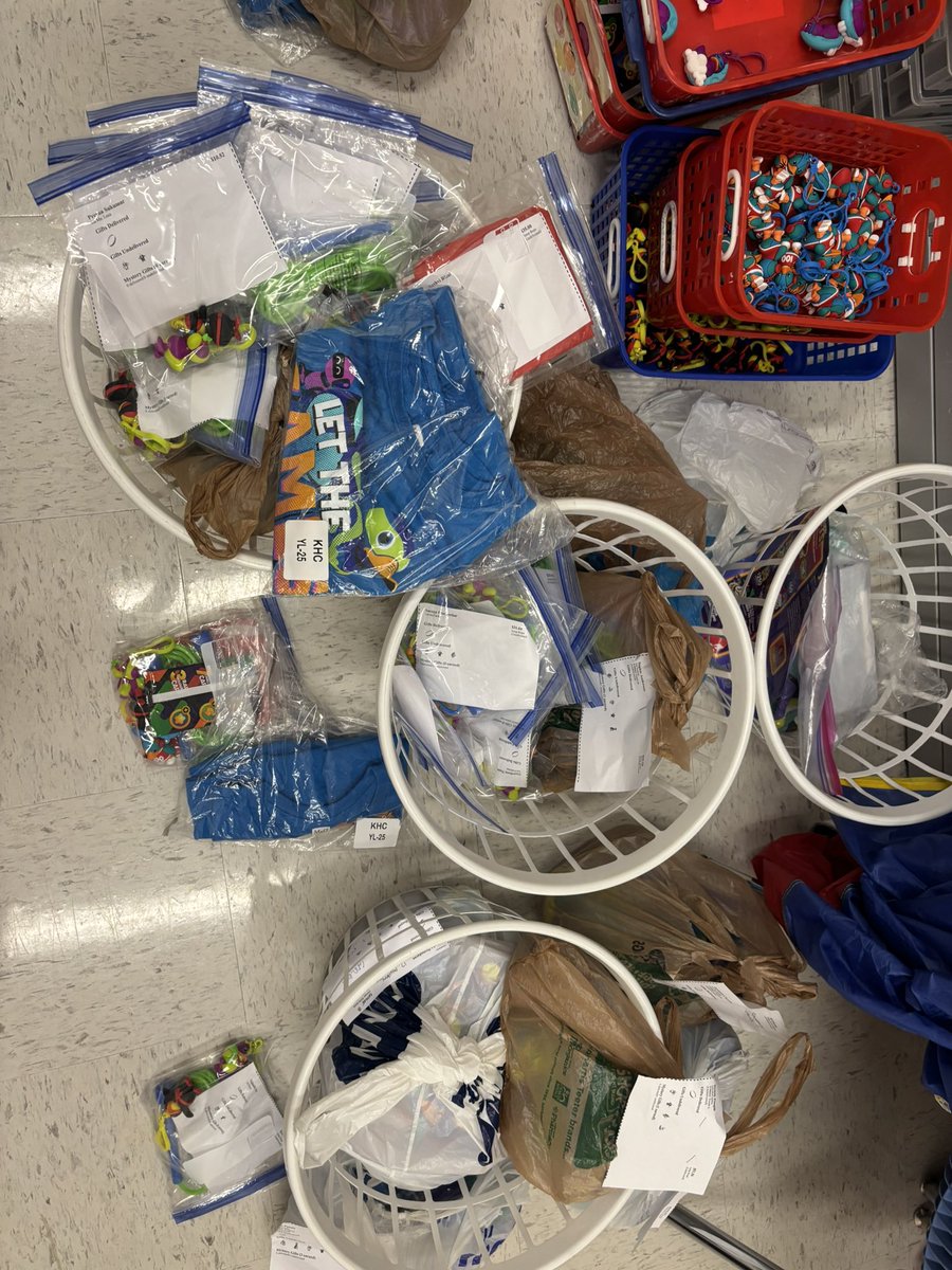 🎉Our <a href="/KidsHeartChall/">Kids Heart Challenge</a> prizes have arrived <a href="/McNairUpperES/">McNair Upper ES</a> &amp; will be delivered this week! Thx to our 6th &amp; 8th grade helpers!🥰👍