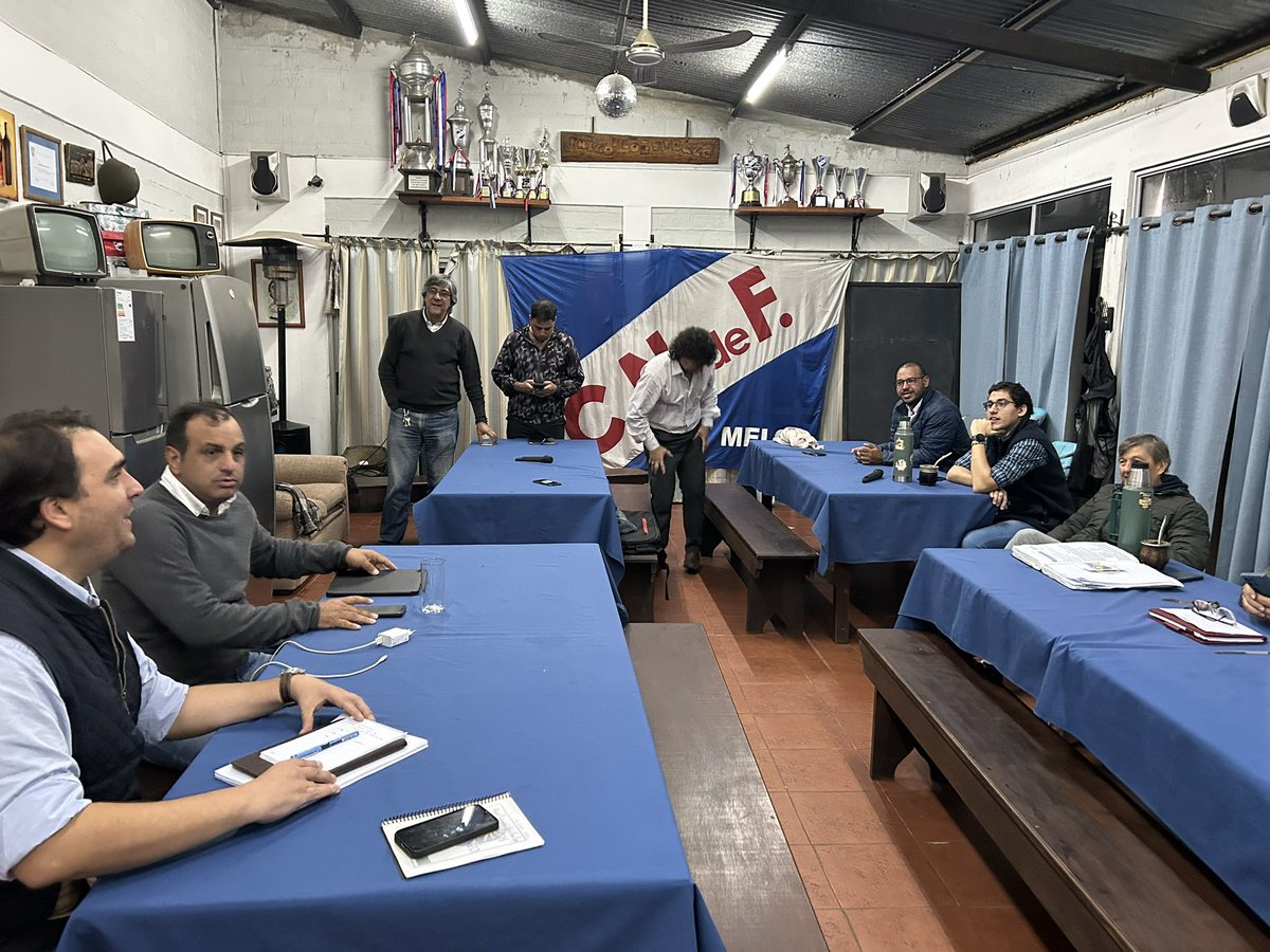 Recibimos en casa a la ADde F de CL  y a los candidatos a la Intendencia Daniel Aquino, José Yurramendi, Rodrigo Rivera y Christian Morel, para conocer sus políticas deportivas en caso de acceder a la Intendencia Mpal de Cerro Largo. Xa continuar trabajando por el futbol amateur