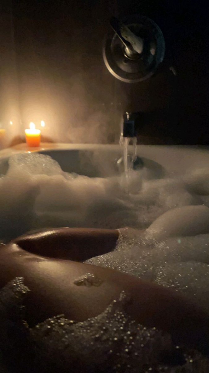 Bahrein - 📍

Estou em dúvida se vim torcer pelo Lando ou aproveitar a banheira do hotel.