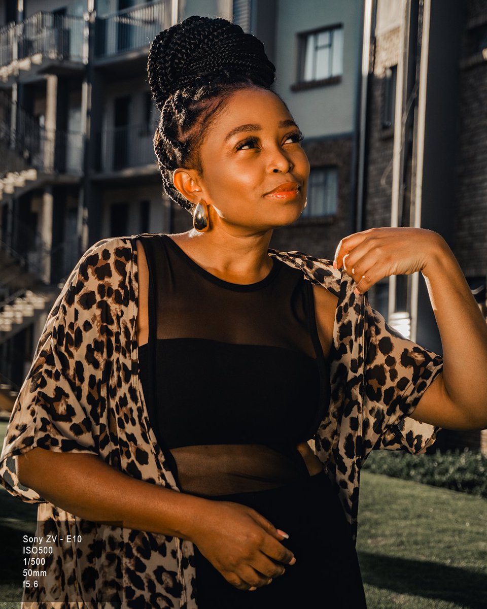 DesignsbyMali_'s tweet photo. W/Nomfusi 

📸: Sony ZV-E10 
📱: Mobile Lightroom 

#SonyAlpha #adobephotoshop #photography https://t.co/pZ6O3voWWh