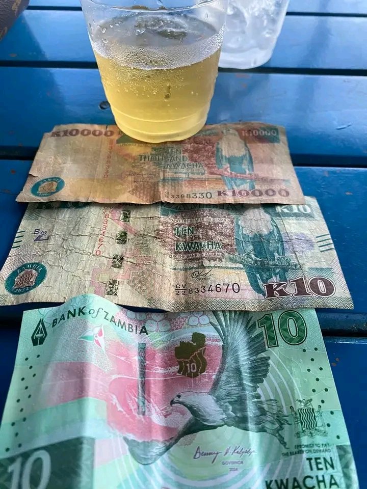 GlobalFinalBoss's tweet image. Three generations of Kwacha, one moment in time. 🇿🇲💵🕰️